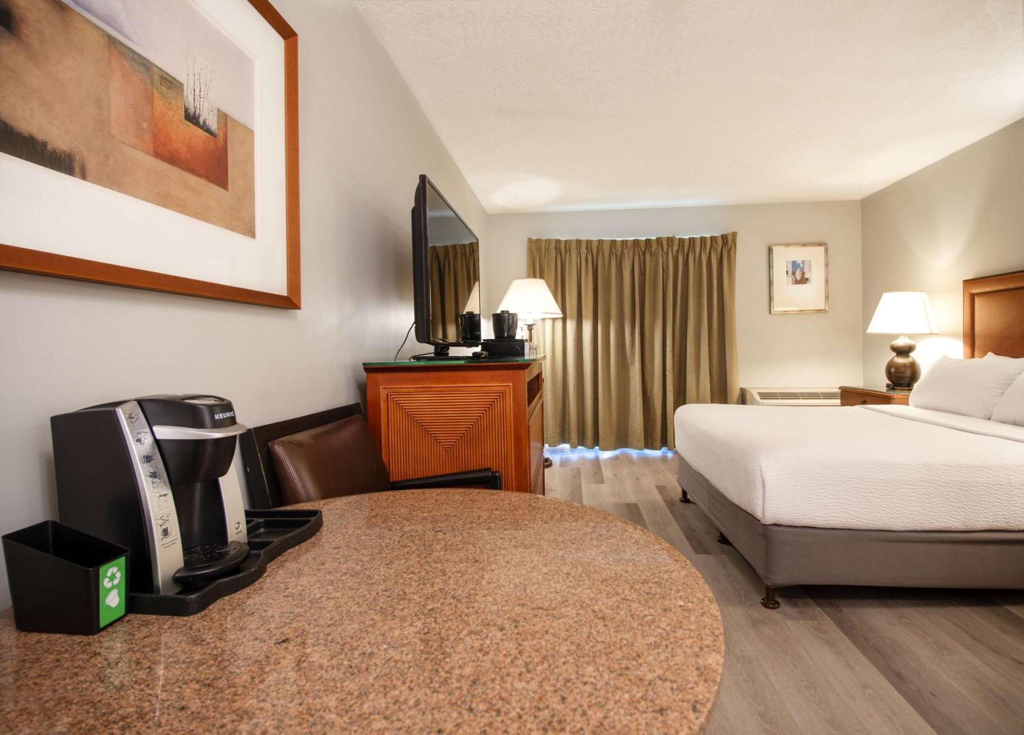 Coast Hotel 3*