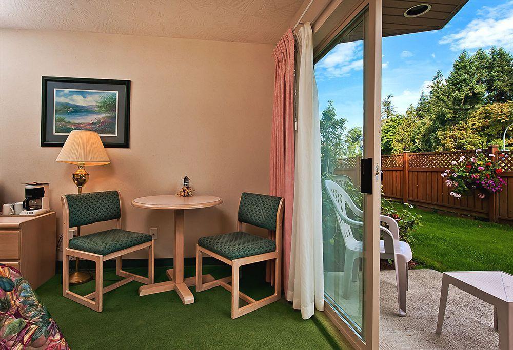 Hotel Coast Parksville