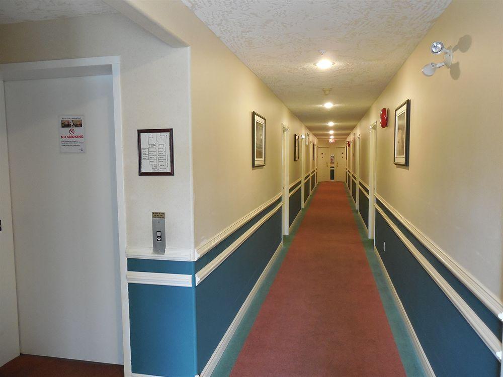 Hotel Coast Parksville